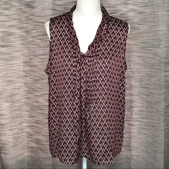 NEW YORK AND COMPANY MAROON & WHITE SLEEVELESS TOP - Picture 3 of 8